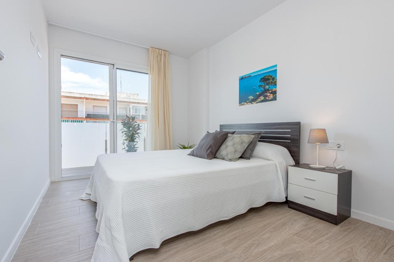 M A R I V E N T Suite With Bathroom And Terrace 50 M2 Росес Екстериор снимка