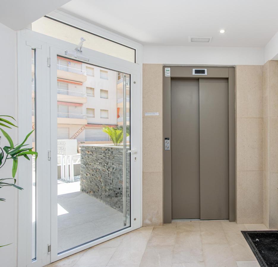 M A R I V E N T Suite With Bathroom And Terrace 50 M2 Росес Екстериор снимка