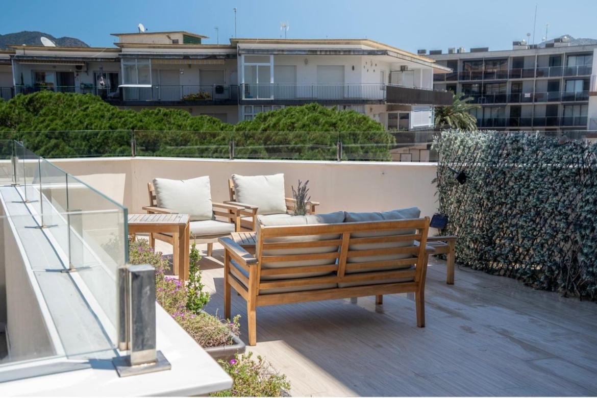 M A R I V E N T Suite With Bathroom And Terrace 50 M2 Росес Екстериор снимка